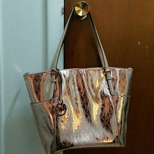 Pre-Owned Authentic Rose Gold Michael Kors Tote